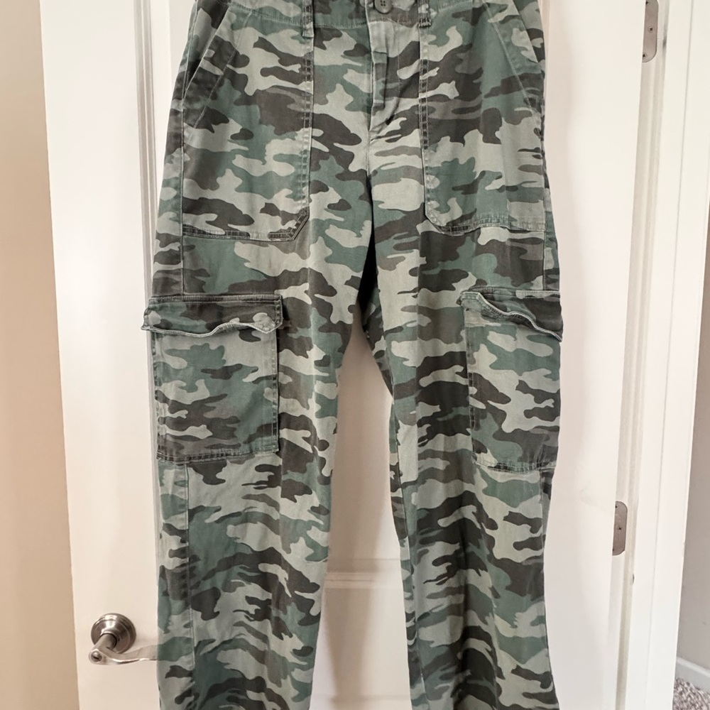 Universal Thread Women's Camouflage Flare Pants